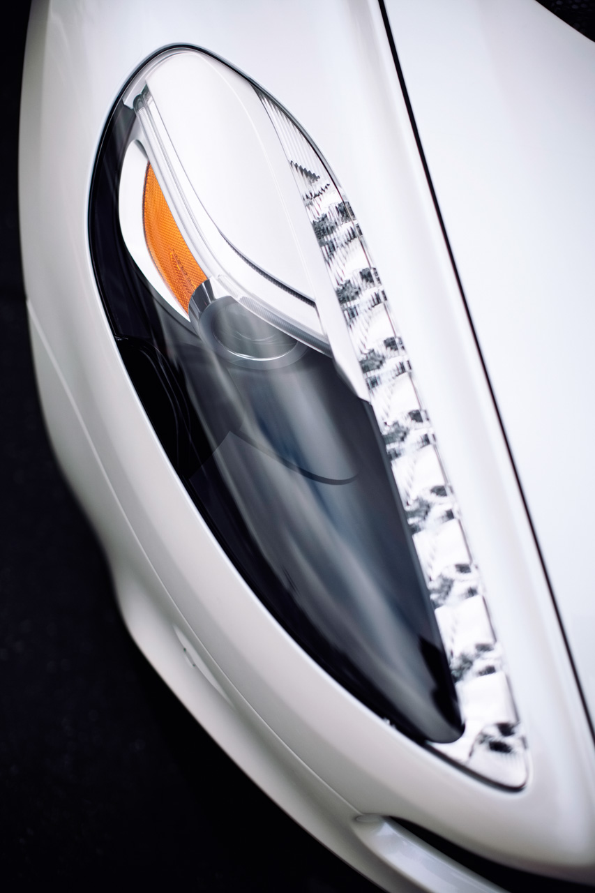 Aston Martin Vanquish Headlight car photo from Burbbble