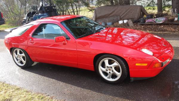 Red Porsche 928 S4 5speed