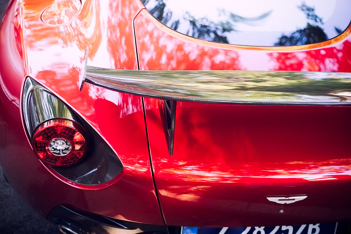 Aston Martin V12 Vantage Zagato in Diavolo Red